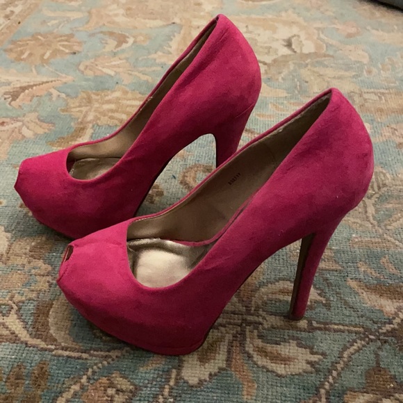 Charlotte Russe fuschia heels, size 7! - Picture 2 of 3